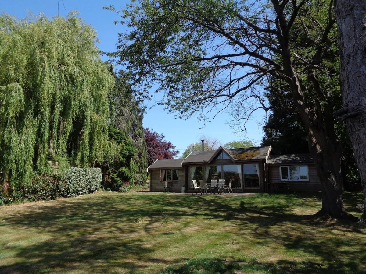 Idyllic Log Cabin Near Stratford Upon Avon 외부 사진