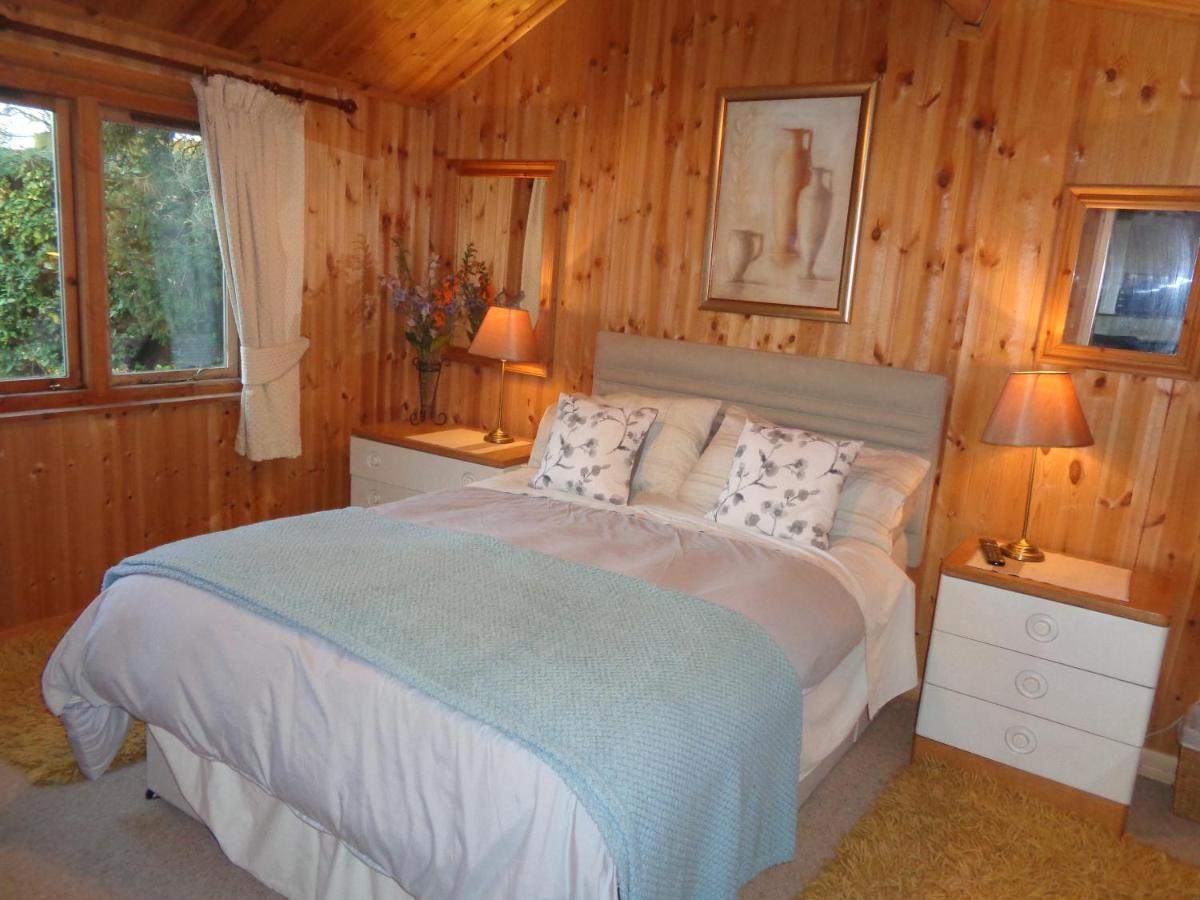 Idyllic Log Cabin Near Stratford Upon Avon 외부 사진