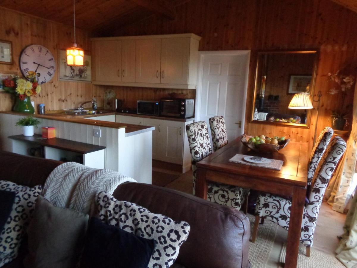 Idyllic Log Cabin Near Stratford Upon Avon 외부 사진